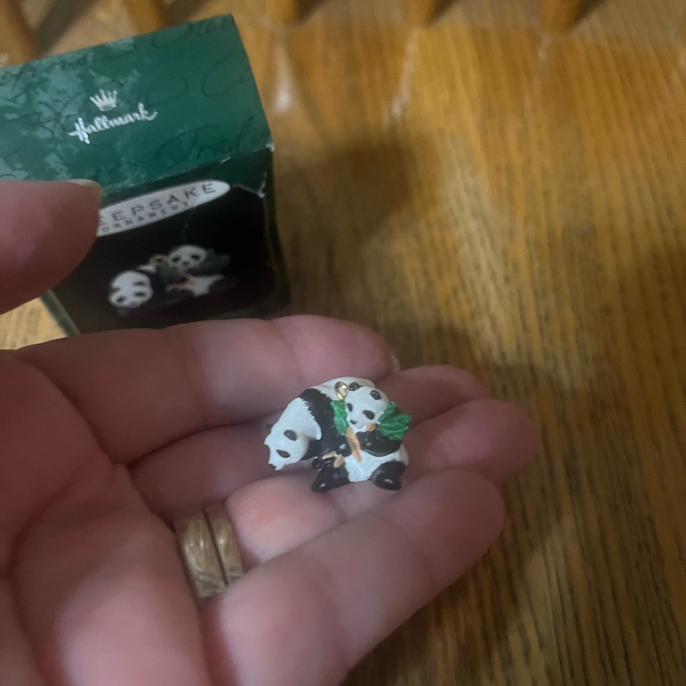 KEEPSAKE by Hallmark- peaceful pandas 🐼 miniature ornament. - Picture 4 of 7